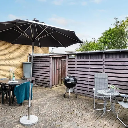 Hotel 2 Bedroom Beautiful In Sjllands Odde 4*
