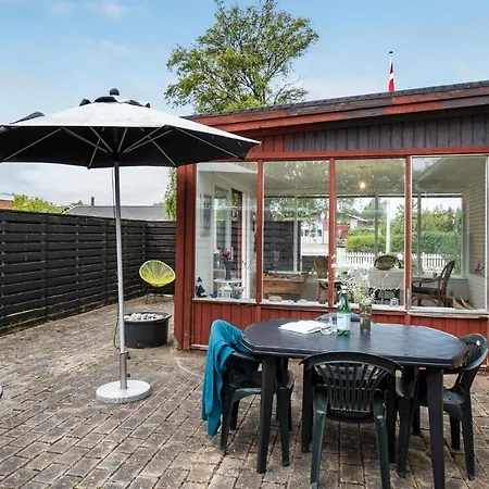 2 Bedroom Beautiful In Sjllands Odde Hotel 4*