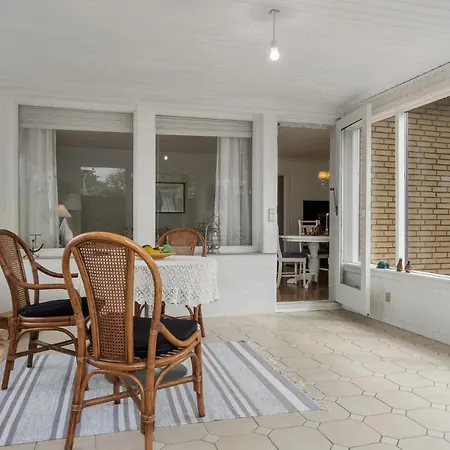 2 Bedroom Beautiful In Sjllands Odde Hotel 4*