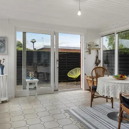 2 Bedroom Beautiful In Sjllands Odde Hotel